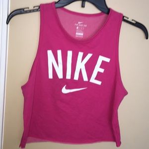 Great workout short Nike tee
